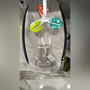 4moms rockaroo brand